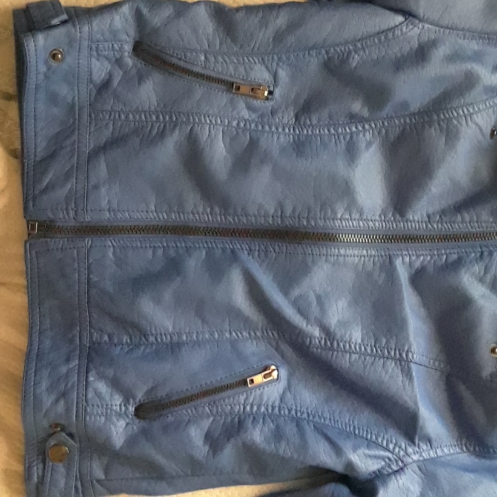 Leather jacket - Picture 3 of 4